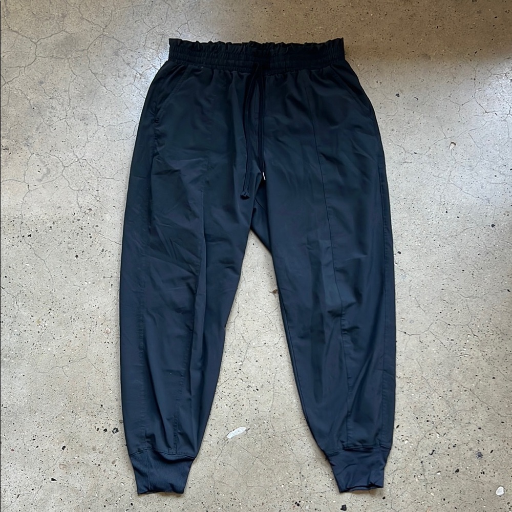 Abercrombie Studio Nylon Jogger in black